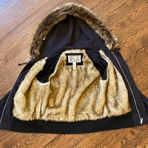 Forever 21 Vintage Black Hoodie Jacket with vegan Fur size M